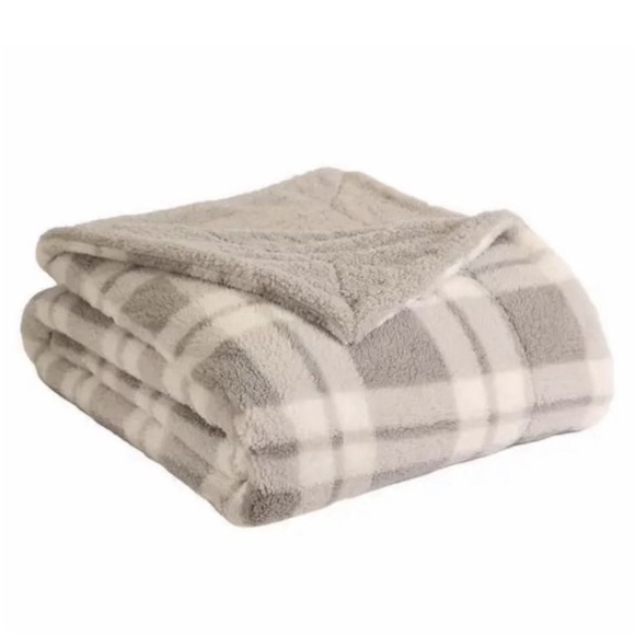 Life Comfort reversible Sherpa throw blanket 96’x104’ - Picture 4 of 5